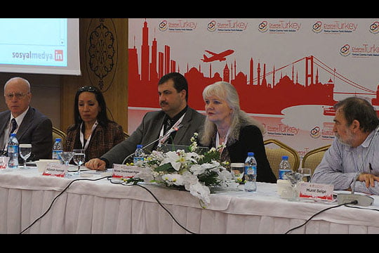 Today's Zaman columnist Nicole Pope (C) speaks on the second day of the 28th Abant Platform meeting in the western province of Bolu. (Photo: Cihan, mrullah Bayrak)
