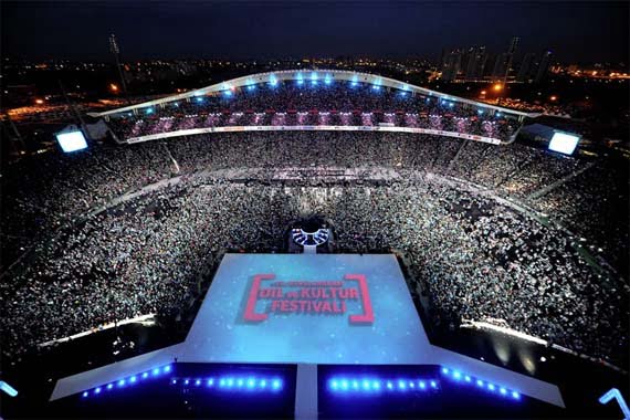 A spectacular closing ceremony for Turkish Language Olympiads took place at İstanbul Atatürk Olimpiyat Stadium.