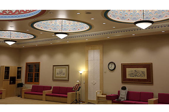 A room for religious and social activities in a social facility run by the Golden Generation Worship & Retreat Center in Pennsylvania. (Photo: CİHAN)