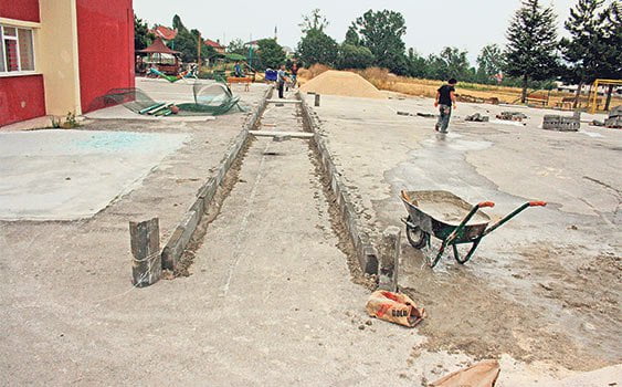 Construction has begun on a road that will cut through the campus of Fatih College despite the presence of wide, open lots surrounding the school. (Photo: Today's Zaman)