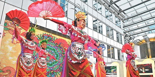 Children from across the world who participated in the 13th International Festival of Language and Culture (IFLC) were welcomed in Brussels. (Photo: Cihan)