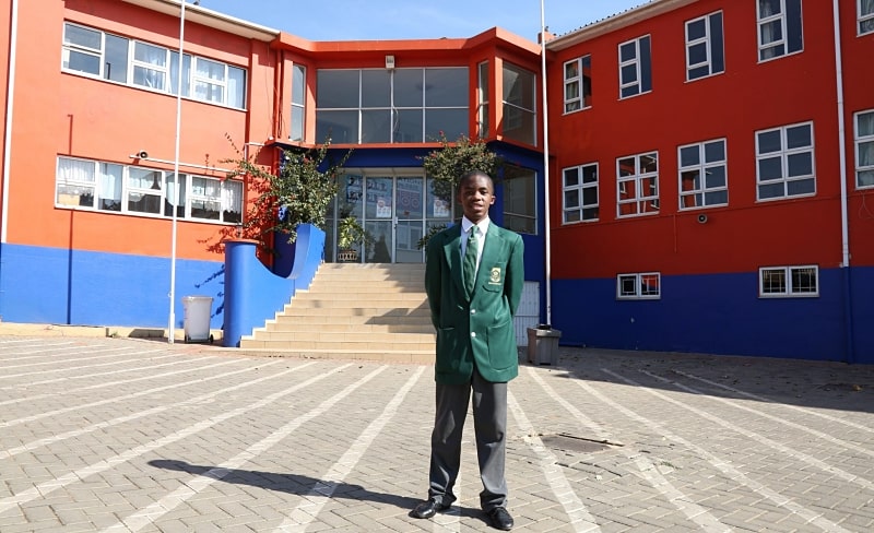 Bronze medals were awarded to Andi Qu (Grade 12) from St John's College in Gauteng, Kgaogelo Bopape (Grade 12) from Horizon International School in Gauteng, and Jean Weight (Grade 12) from Curro Hermanus in the Western Cape, while Kerry Porrill (Grade 11) from Cannons Creek Independent School in the Western Cape, Emmanuel Rassou (Grade 10) from South African College Schools in the Western Cape, and Juliette Roux (Grade 10) from Herchel Girls' High School in the Western Cape received honourable mentions.